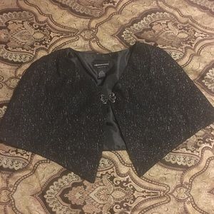 Shrug / Cape